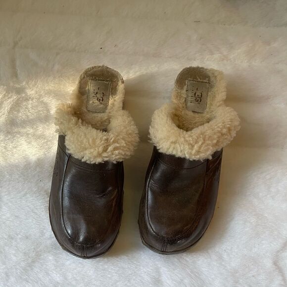 Ugg dark brown clogs with studs sheepskin lining size 5 - Picture 2 of 10